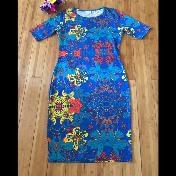 LuLaRoe Dresses & Skirts - LuLaRoe Júlia Dress bright Colors